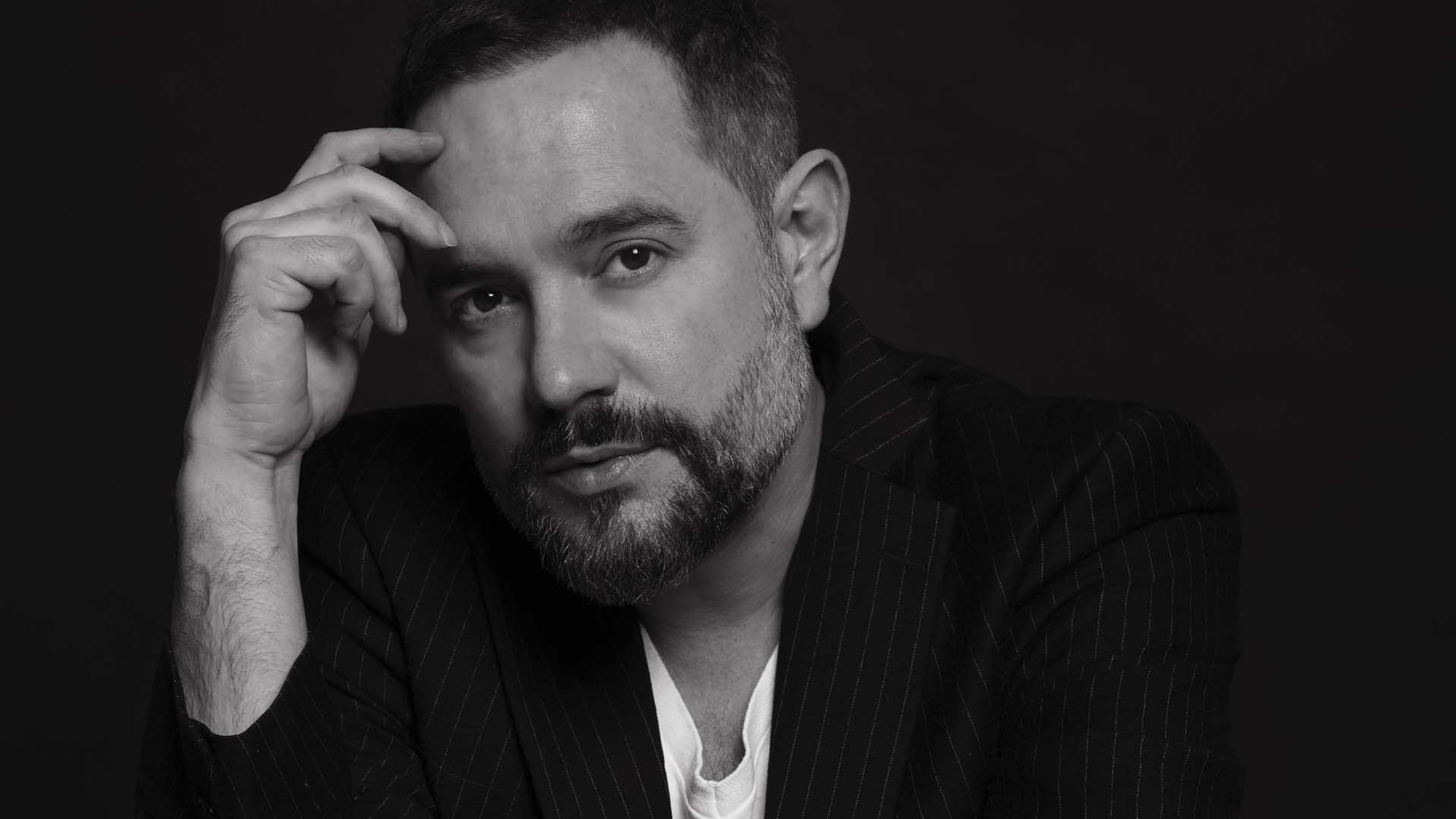 Tom Baxter - zo 2 dec - Luxor Live